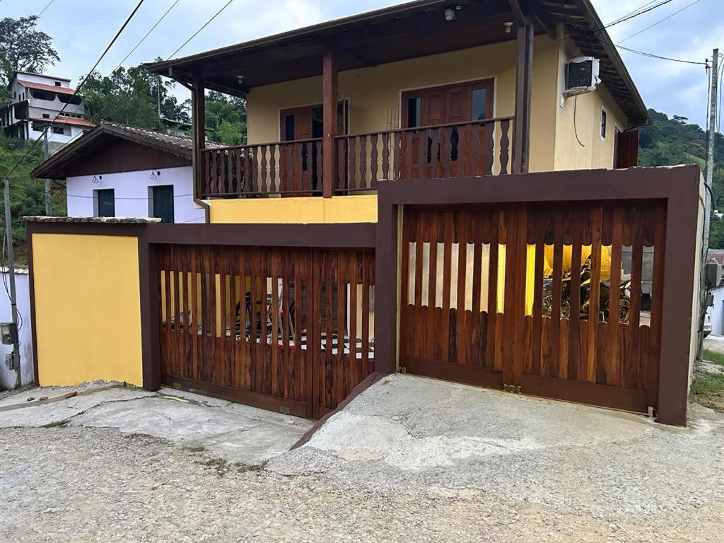 Casa Pouso Aconchego Para Ti - Pertinho Trindade 帕拉蒂 外观 照片
